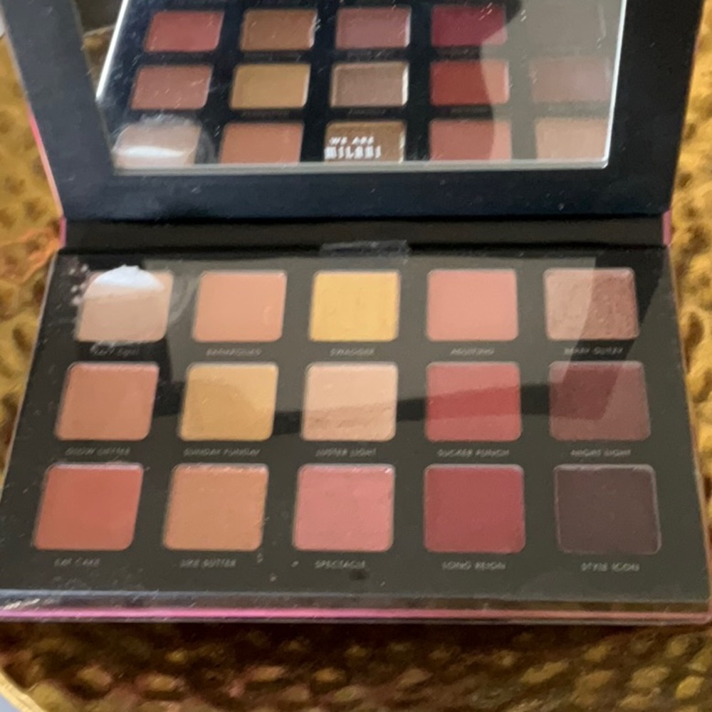 MILANI LUSTER LIGHT